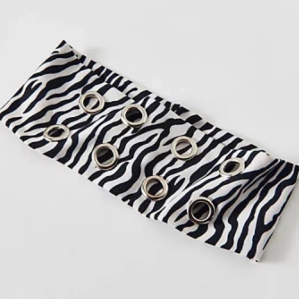 Urban Outfitters - Zebra Print Soft & Wide Grommet Headband